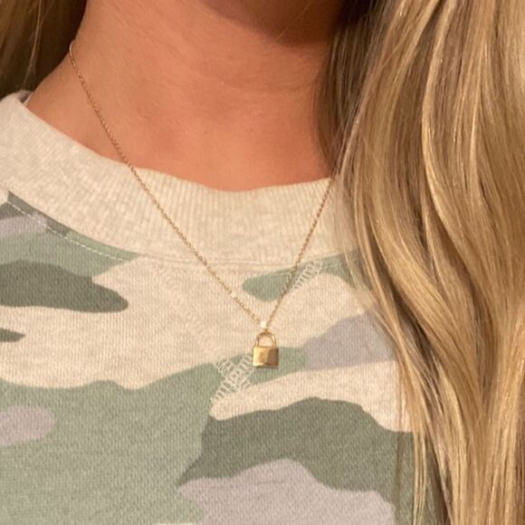 Gold padlock necklace layering Chains set - Picture 4 of 7